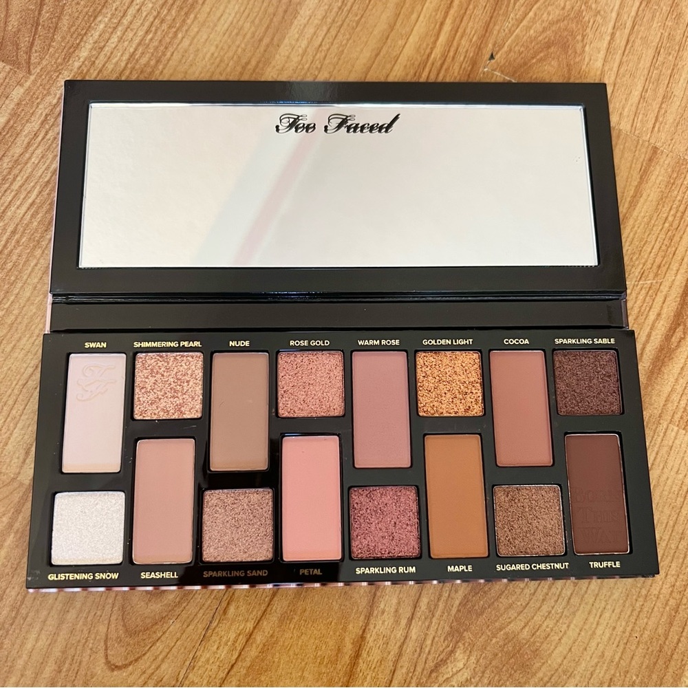 Too Faced natural colors eyeshadow palette